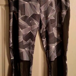 Danskin Black & White Geometric Active Leggings Size XL